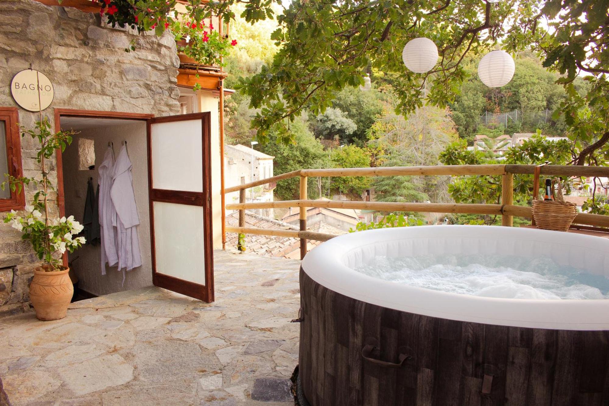 La Bolla Di Mag Hotel Saponara Exterior photo